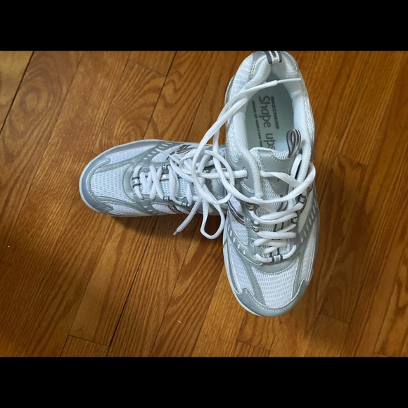 Skechers Sneakers - Picture 12 of 16